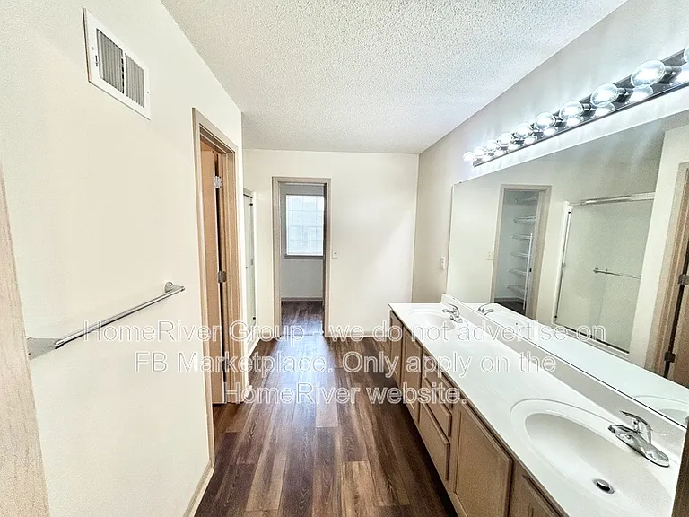8010 N Elmwood Ave — Photo 12