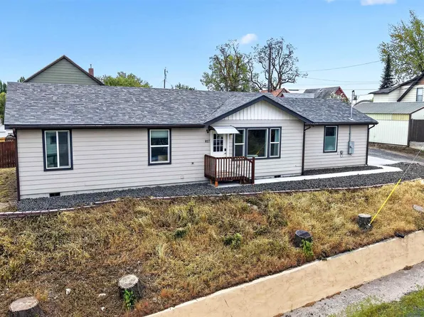 817 Park St, Davenport, WA 99122