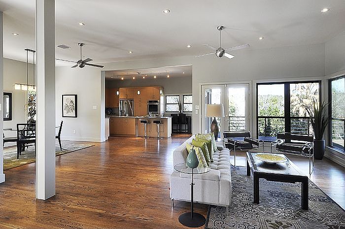 Large, open and spacious floor plan.  High-end, soft-modern finish out.  Panor