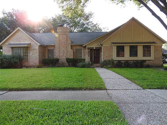 3rd image of 1015 Tangle Briar Dr