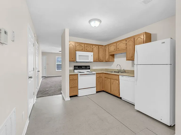 784 Cherrybark Ln #2 — Photo 8