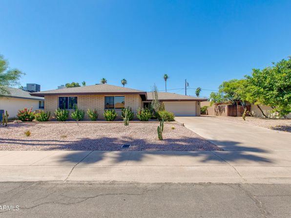 1119 E Balboa Dr