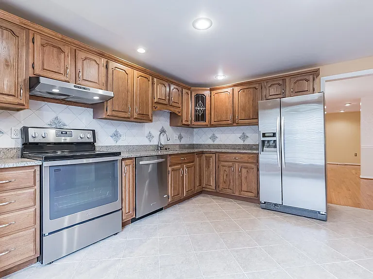 6031 Clerkenwell Ct — Photo 6