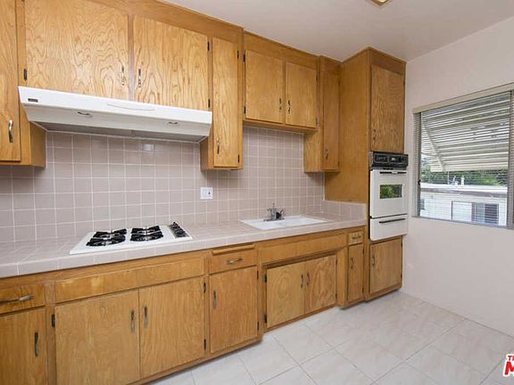 4th image of 1233 N Laurel Ave APT 208
