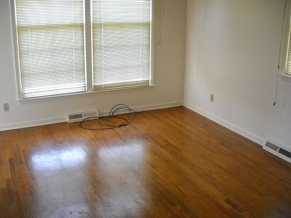 3rd image of 4118 Ashmore Dr