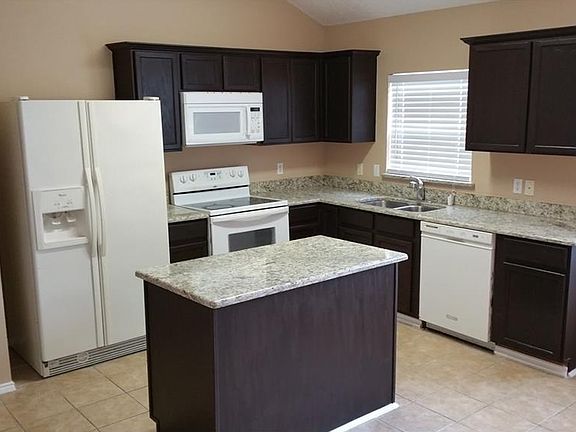 5th image of 6734 Meadowcrest Dr