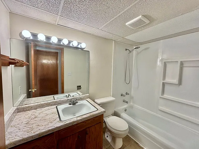 Halsted Park Apartments and Townhomes — Photo 47
