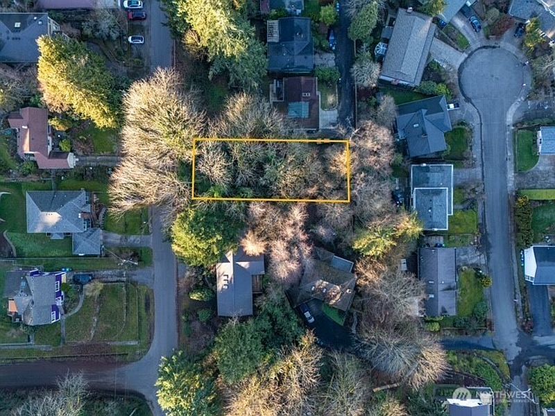 3rd image of 12312 23rd Avenue NE