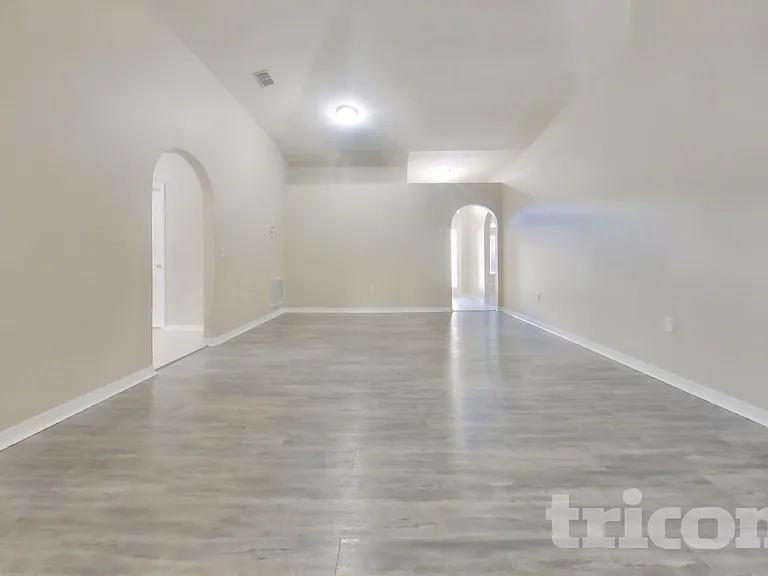 1120 Imperial Eagle St — Photo 2