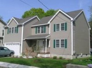 33 Waverly Pl, Melrose, MA 02176