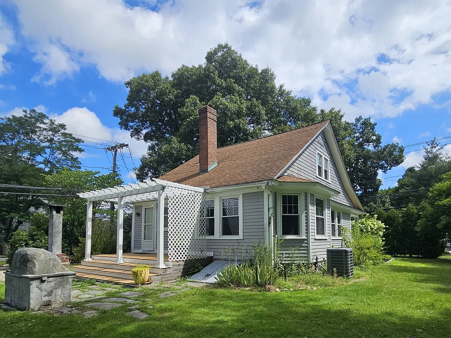 2 bed, 1.5 bath, 1284 sqft, $3,200 — Photo 2