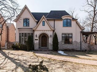 636 Forest Rd, Glenview, IL 60025
