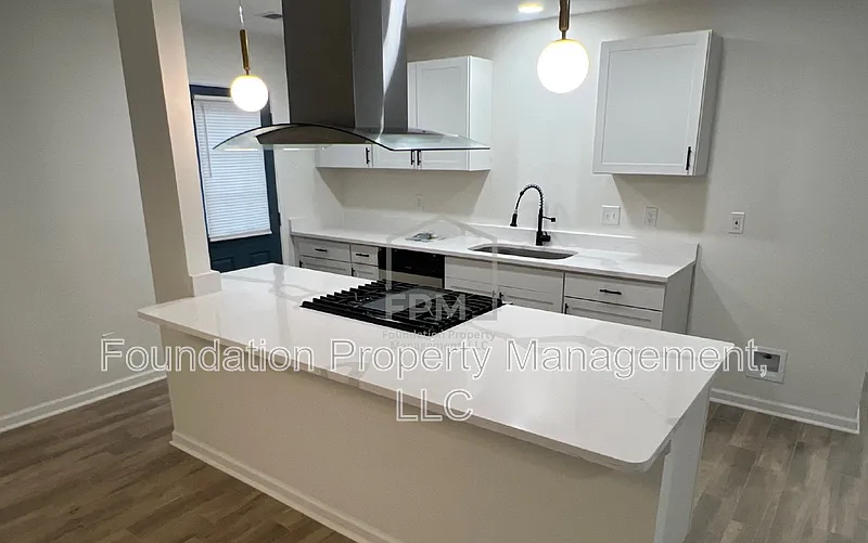 4 bed, 2.0 bath, 1600 sqft, $1,600 — Photo 3