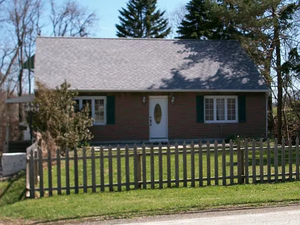 1121 Bartlett Rd photo 1