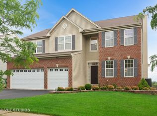 1003 Singing Hills Dr, Volo, IL 60073