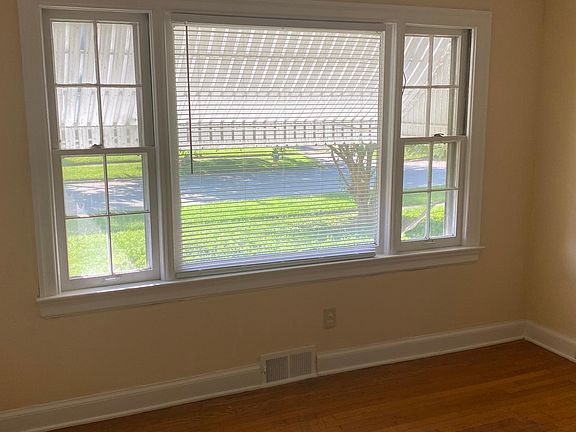 2nd image of 224 Taylor Dr #2