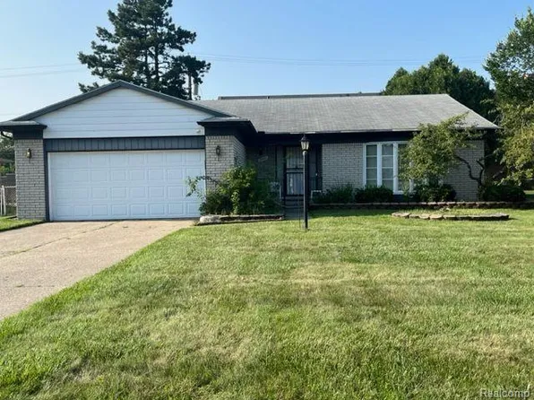 18840 Addison Dr, Southfield, MI 48075
