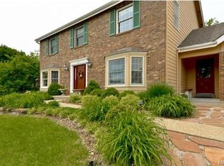 545 Huntley Heights Dr, Ballwin, MO 63021