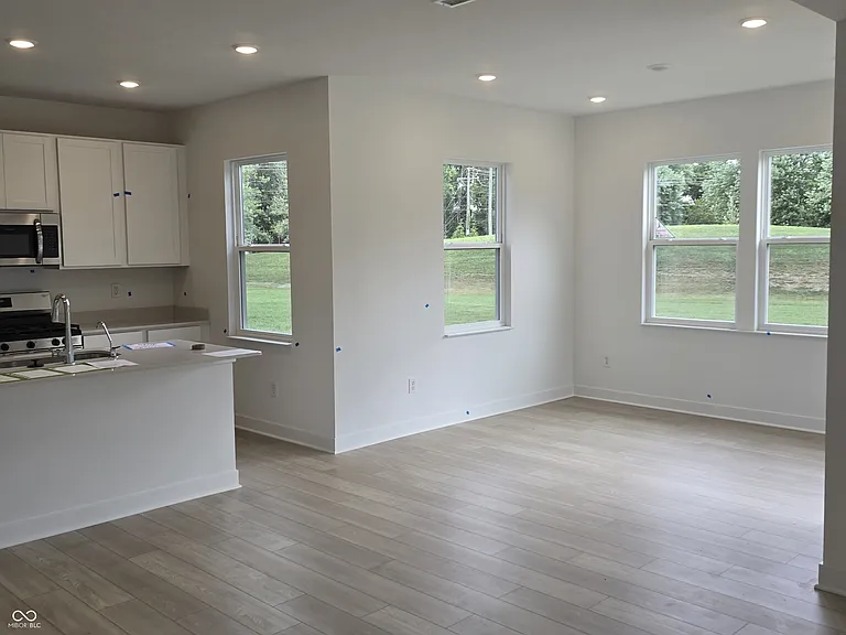 1059 Marston Ln — Photo 5