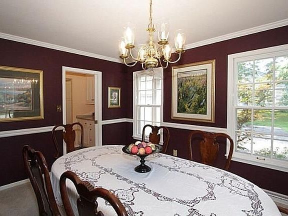 3rd image of 506 Crescent Ln