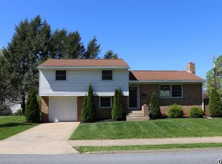 803 Apple Dr, Mechanicsburg, PA 17055