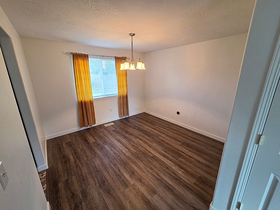 5th image of 2212 Mount Vernon St SE