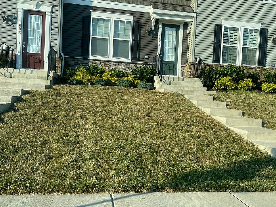2nd image of 1806 Briscoe Ln #1