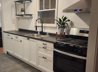 28453 W Treetop Rd, Ingleside, IL 60041