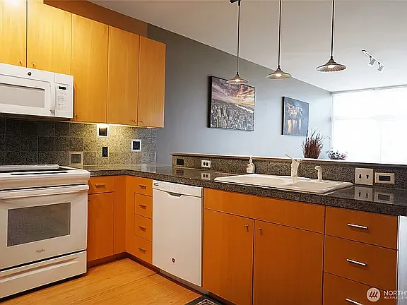 1 bed, 820 sqft, $2,200 — Photo 4