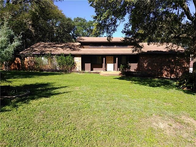 1st image of 305 Leisurewoods Dr
