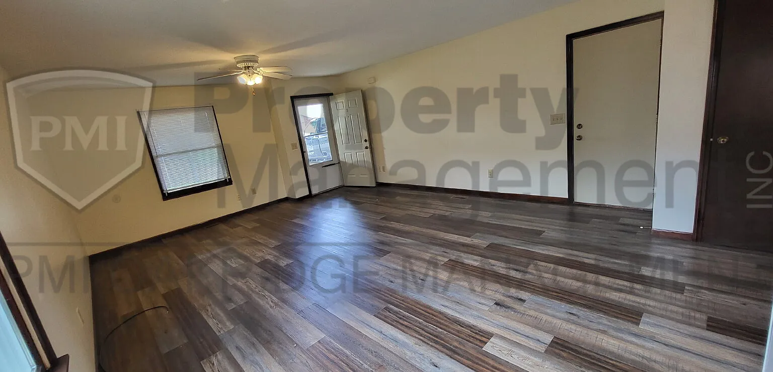 2 bed, 2.0 bath, 1067 sqft, $1,250 — Photo 2