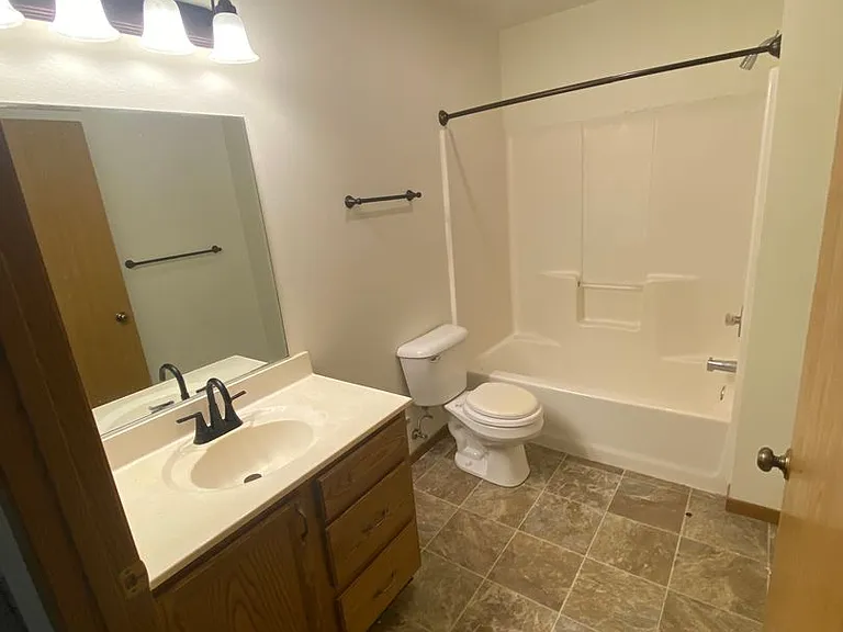 2804 Shady Grove Rd — Photo 7