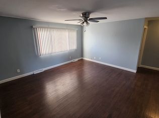 43 Oak Ct #B, Hebron, IN 46341