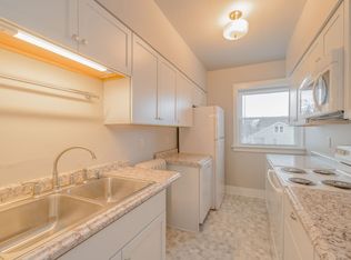 242 1/2 S Park Ave #1B-1BA-700SQFT, Fond Du Lac, WI 54935