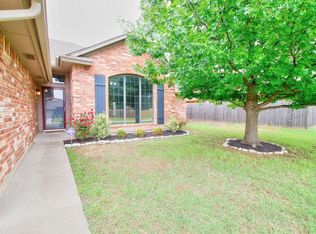 225 Cedar Ln, Moore, OK 73160