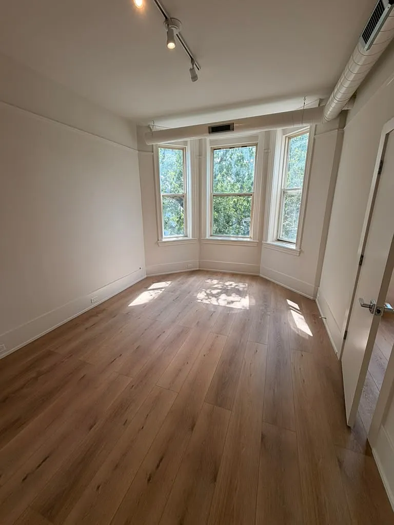 3 bed, 1.5 bath, 1250 sqft, $2,950 — Photo 1