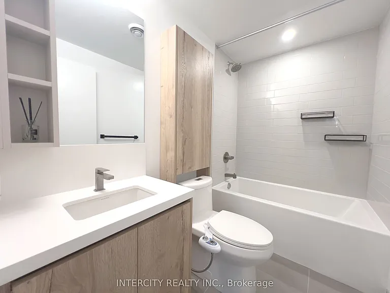 319 Jarvis St #2203 — Photo 14