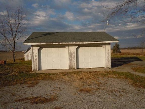 DETACHED GARAGE
