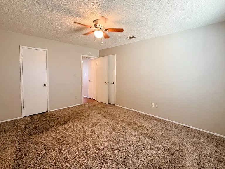 333 Charles St — Photo 18