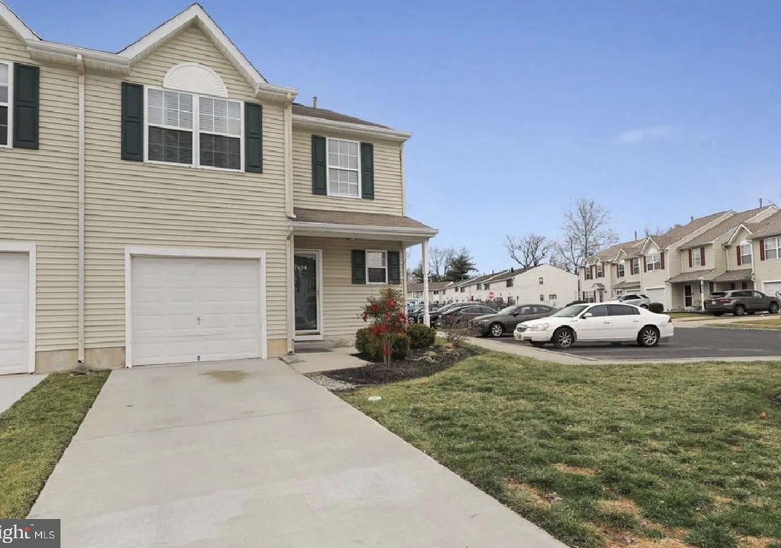 3 bed, 2.5 bath, 1655 sqft, $2,850 — Photo 1