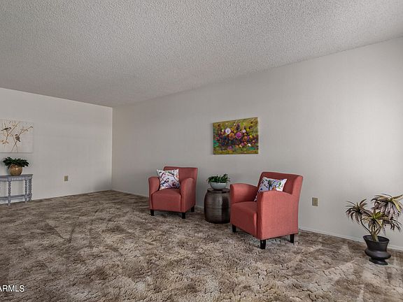 3rd image of 10549 W PALMERAS Drive