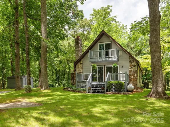 2771 Old Clear Creek Rd, Hendersonville, NC 28792