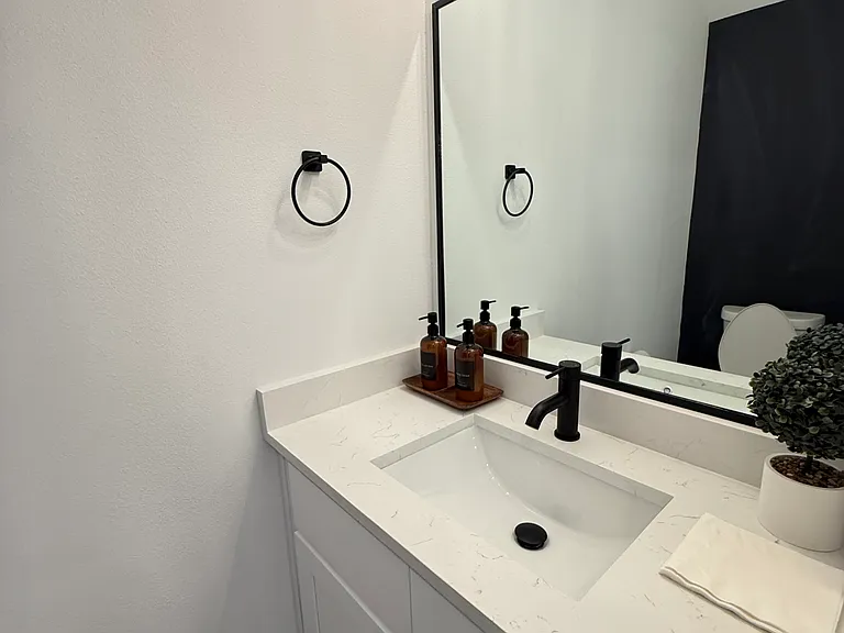 5527 Denmark St #B — Photo 25