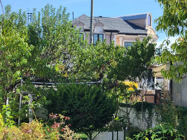 2408 East 13th Street image 10 of 23