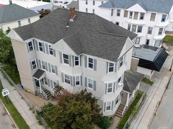 1025 Globe St, Fall River, MA 02724