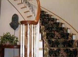 18 McClaren Rd, Coraopolis, PA 15108