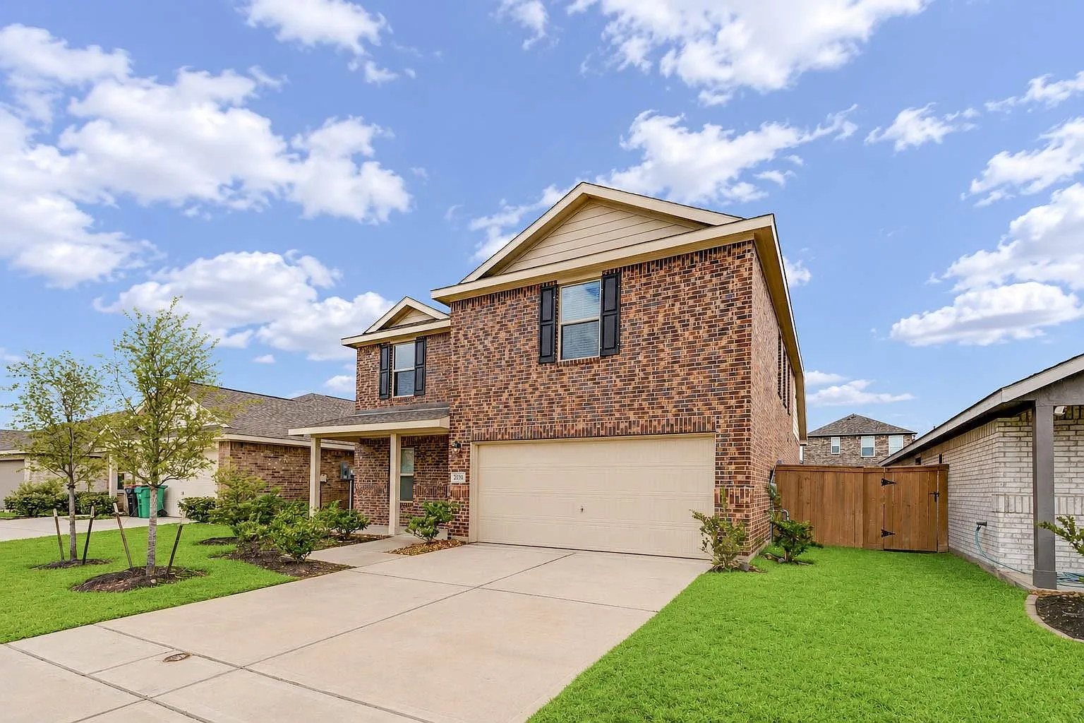 4 bed, 2.5 bath, 2143 sqft, $2,300 — Photo 2