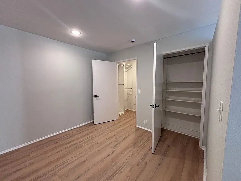 132 Clark Dr — Photo 43