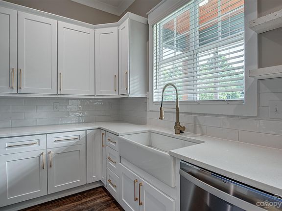 3rd image of 114 Prince St