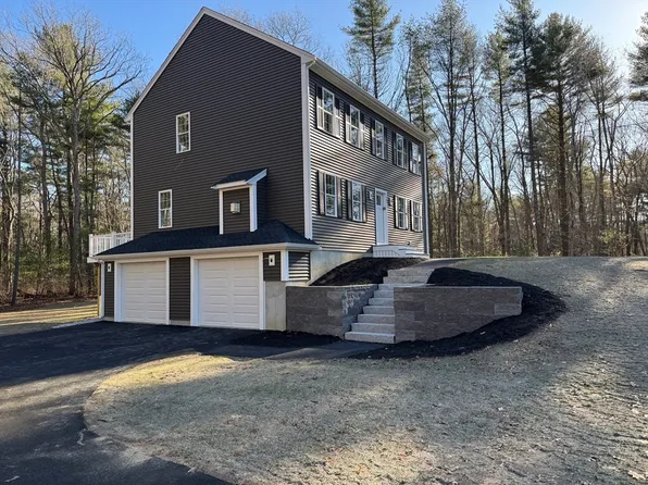 23 Tisbury Ln, Middleboro, MA 02346